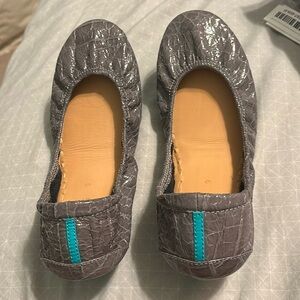 Tieks Size 9 Slate Gray Croc Leather Packable Lightweight Ballet Flat Shoe. GUC.